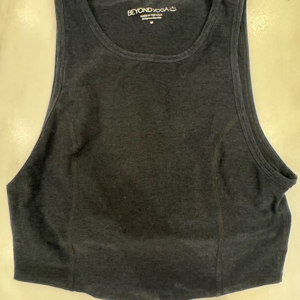 Beyond Yoga Black Spacedye Cropped Top with built in bra